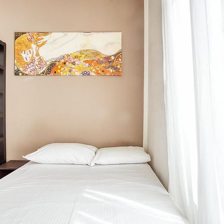 Joivy Mauri - Cosy Flats Near The Duomo Apartman Milánó Kültér fotó